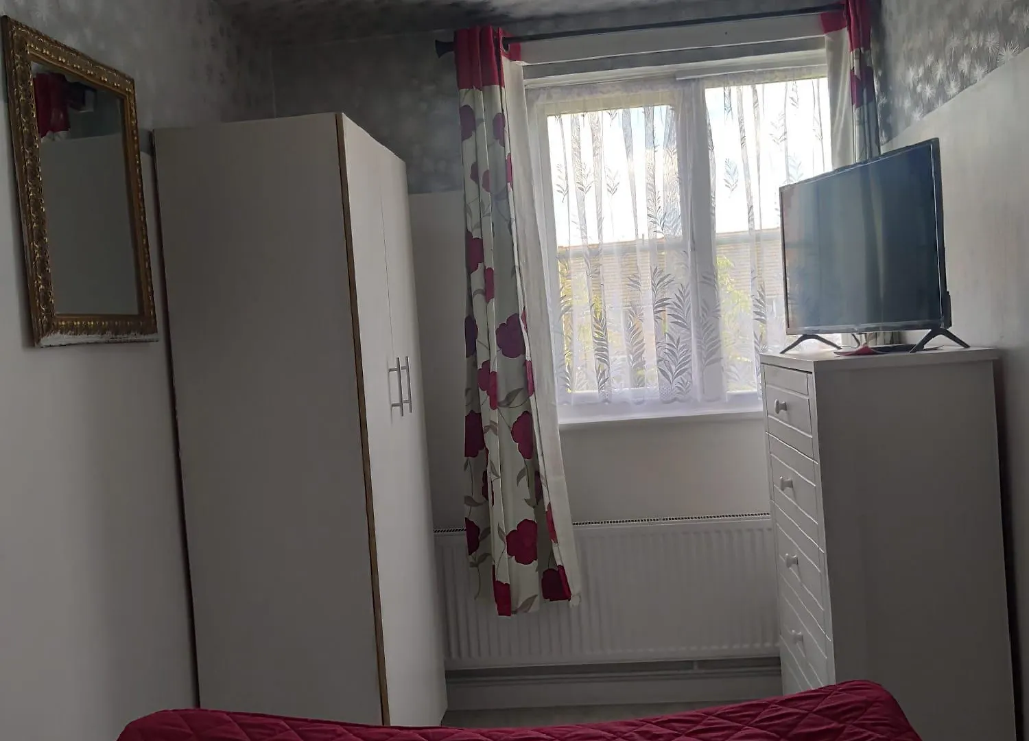 Captivating 3-Bed Apartment In Romford United Kingdom