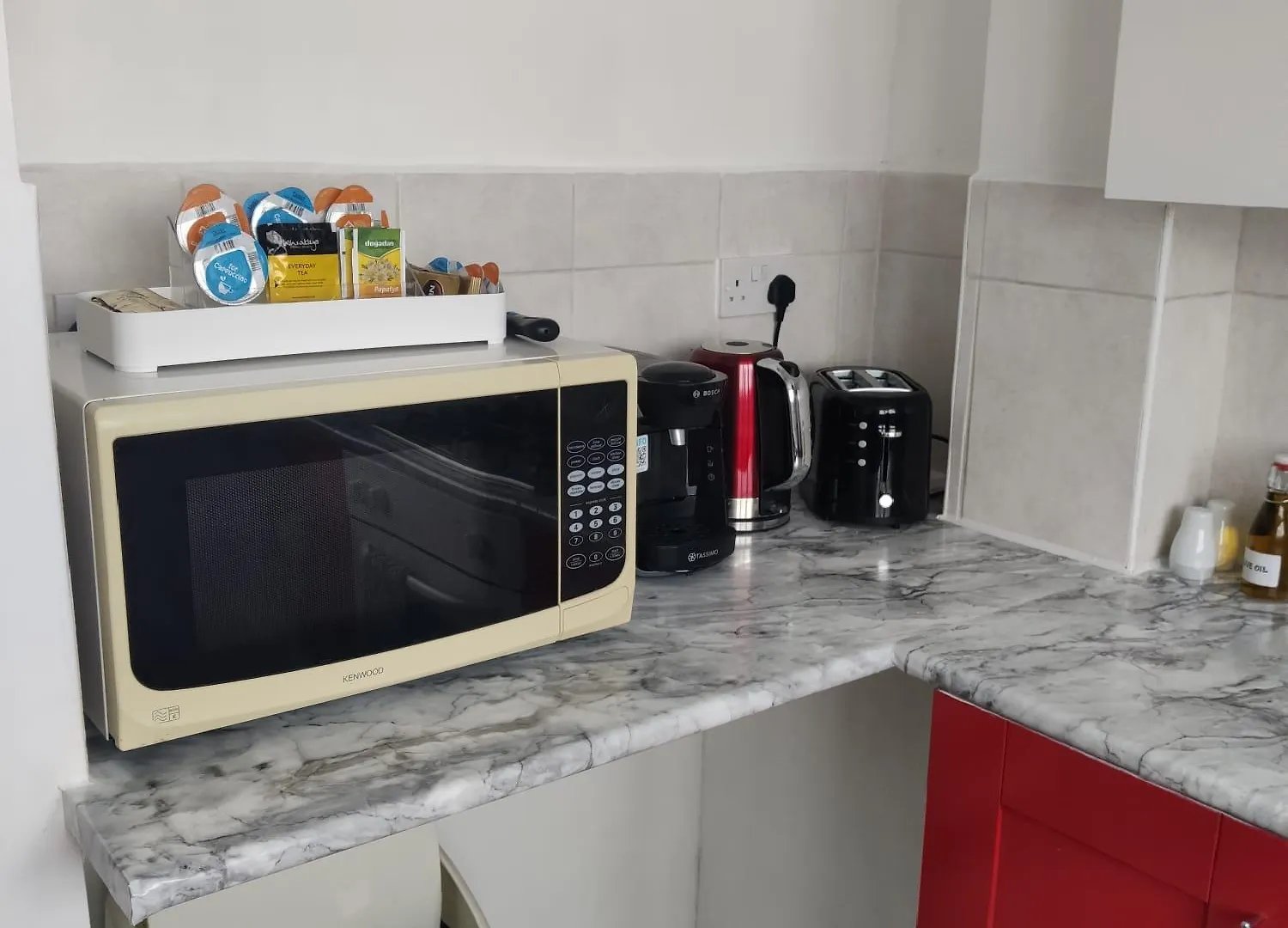 Captivating 3-Bed Apartment In Romford