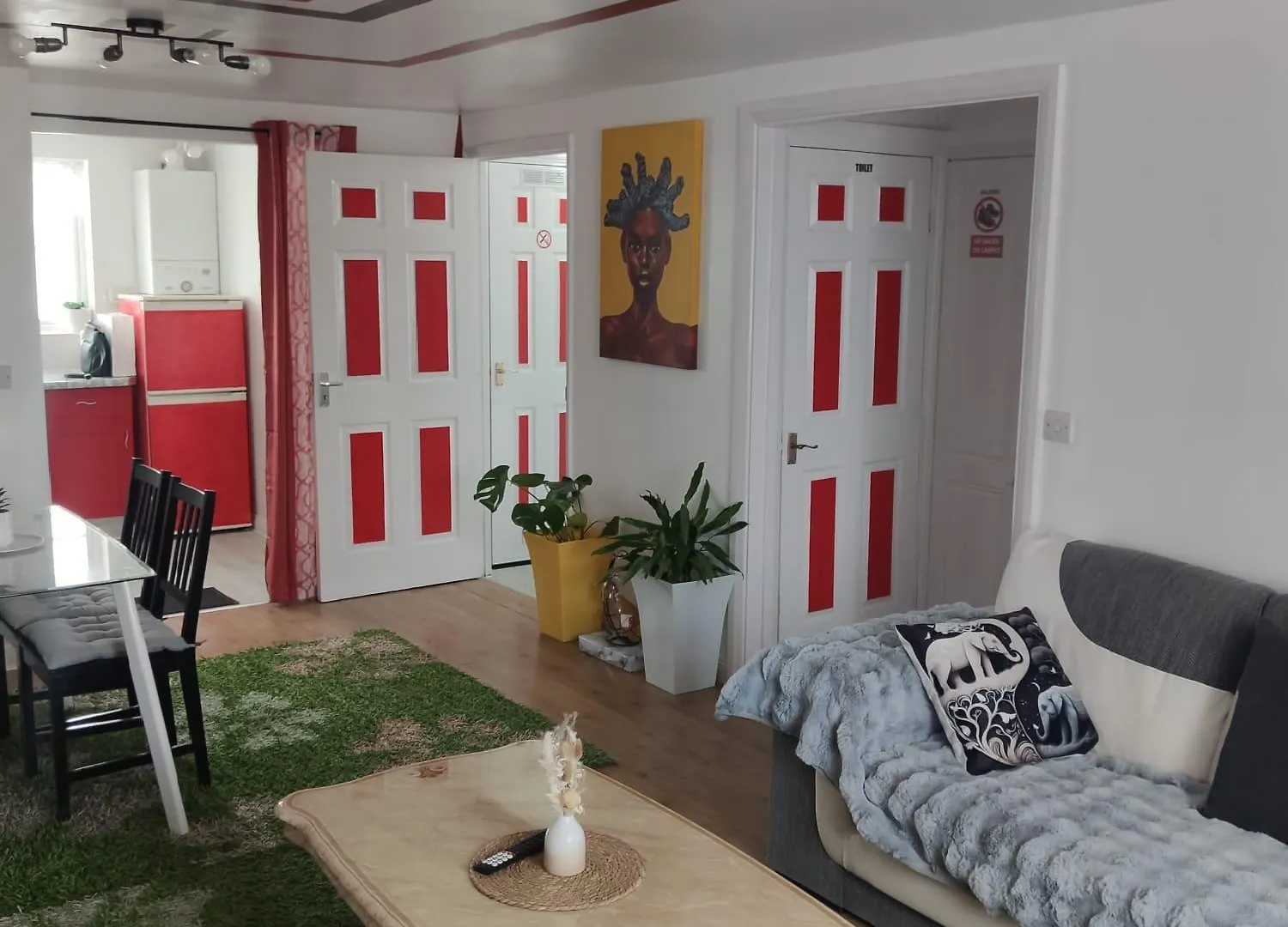 Captivating 3-Bed Apartment In Romford