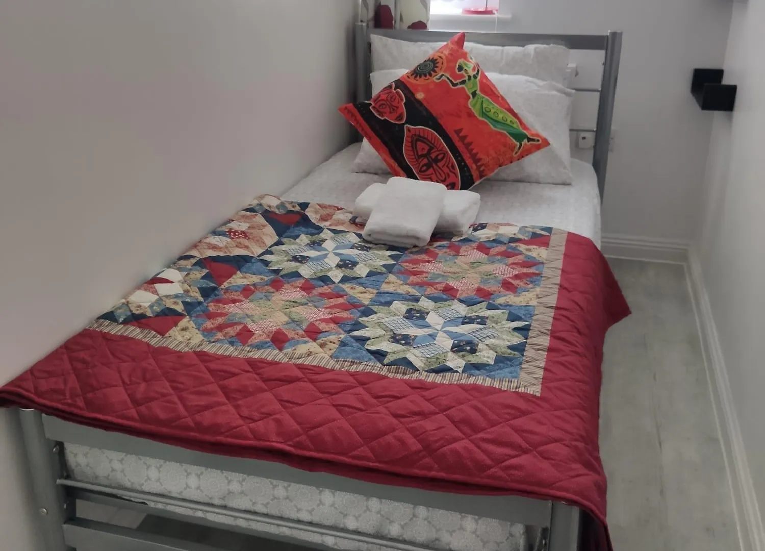Captivating 3-Bed Apartment In Romford